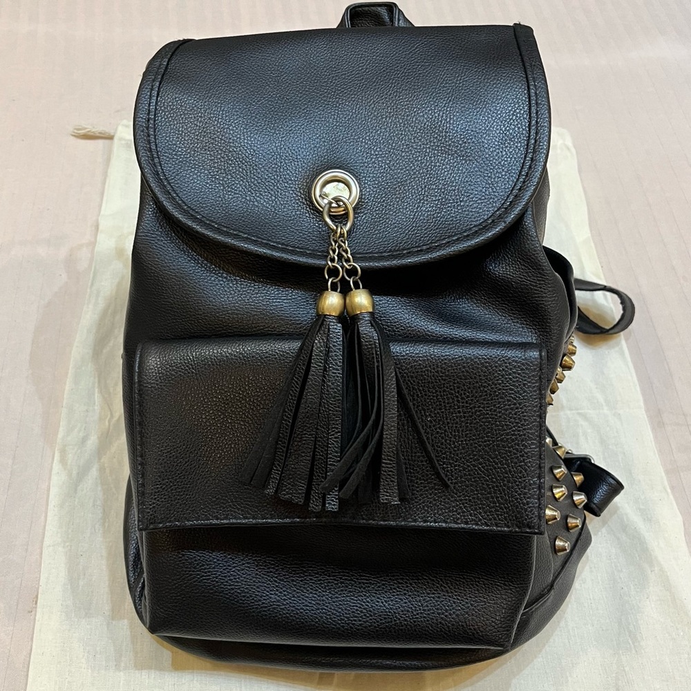 Studded leather backpack - Picture 3 of 7
